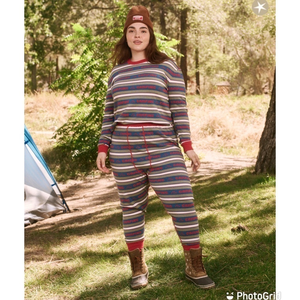The Great + Eddie Bauer The Camp Crew in Bright Red